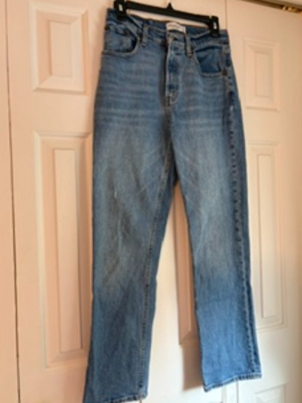 A&F Ultra High Rise 90s Straight Jean Medium Wash Size 26